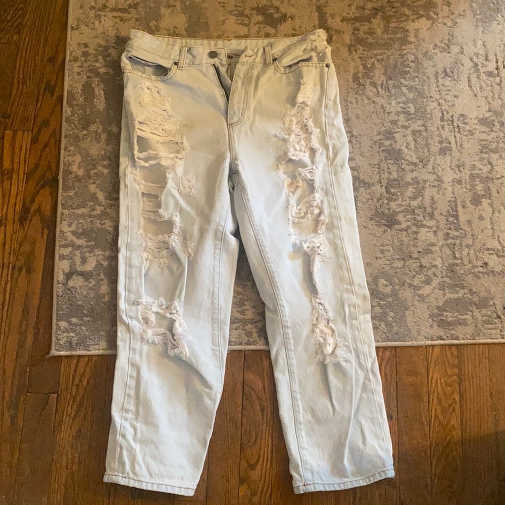 Size 29 Car Mar Light Wash Ripped Jeans